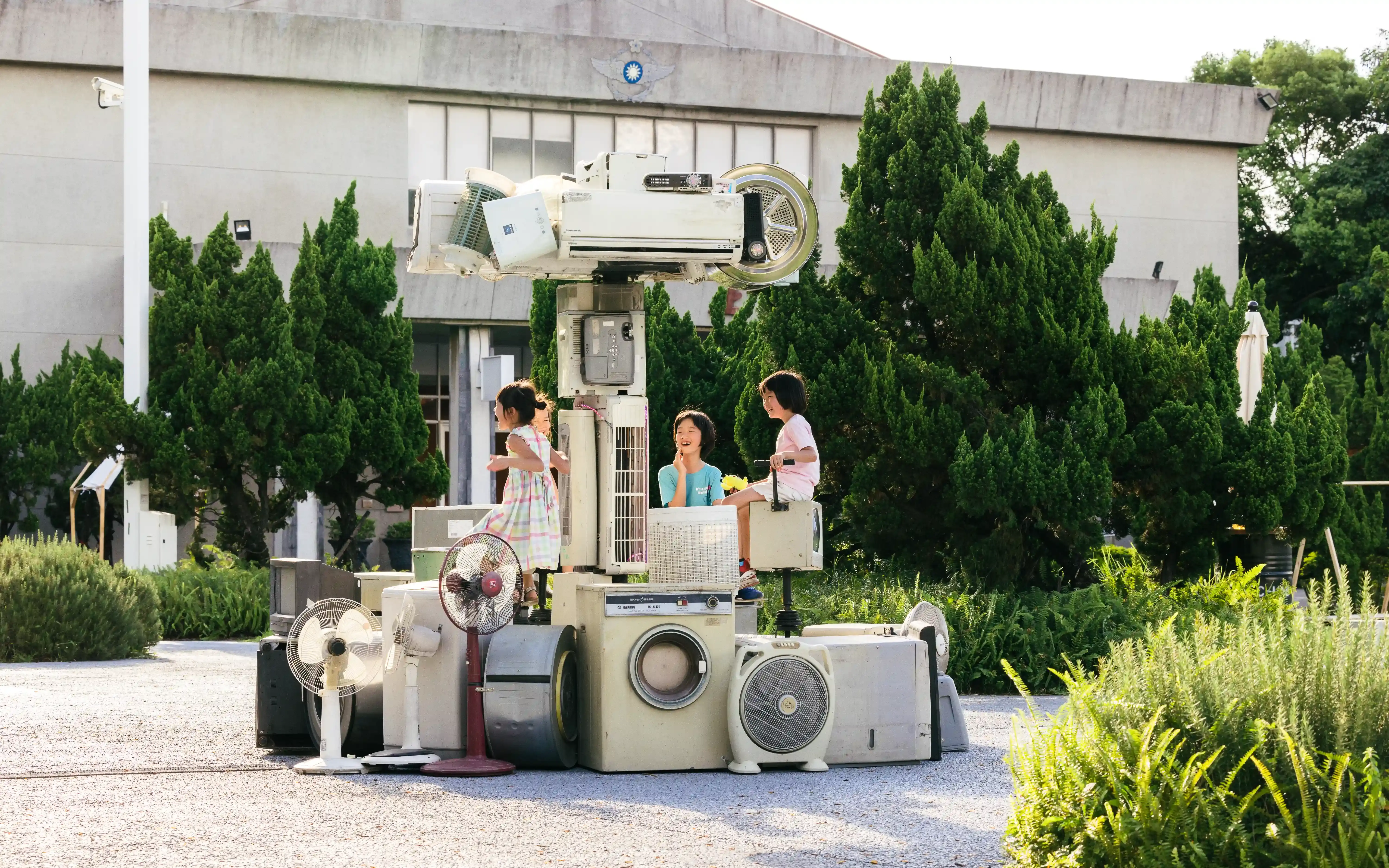 廖建忠《運轉生活的終點站—旋轉木馬》