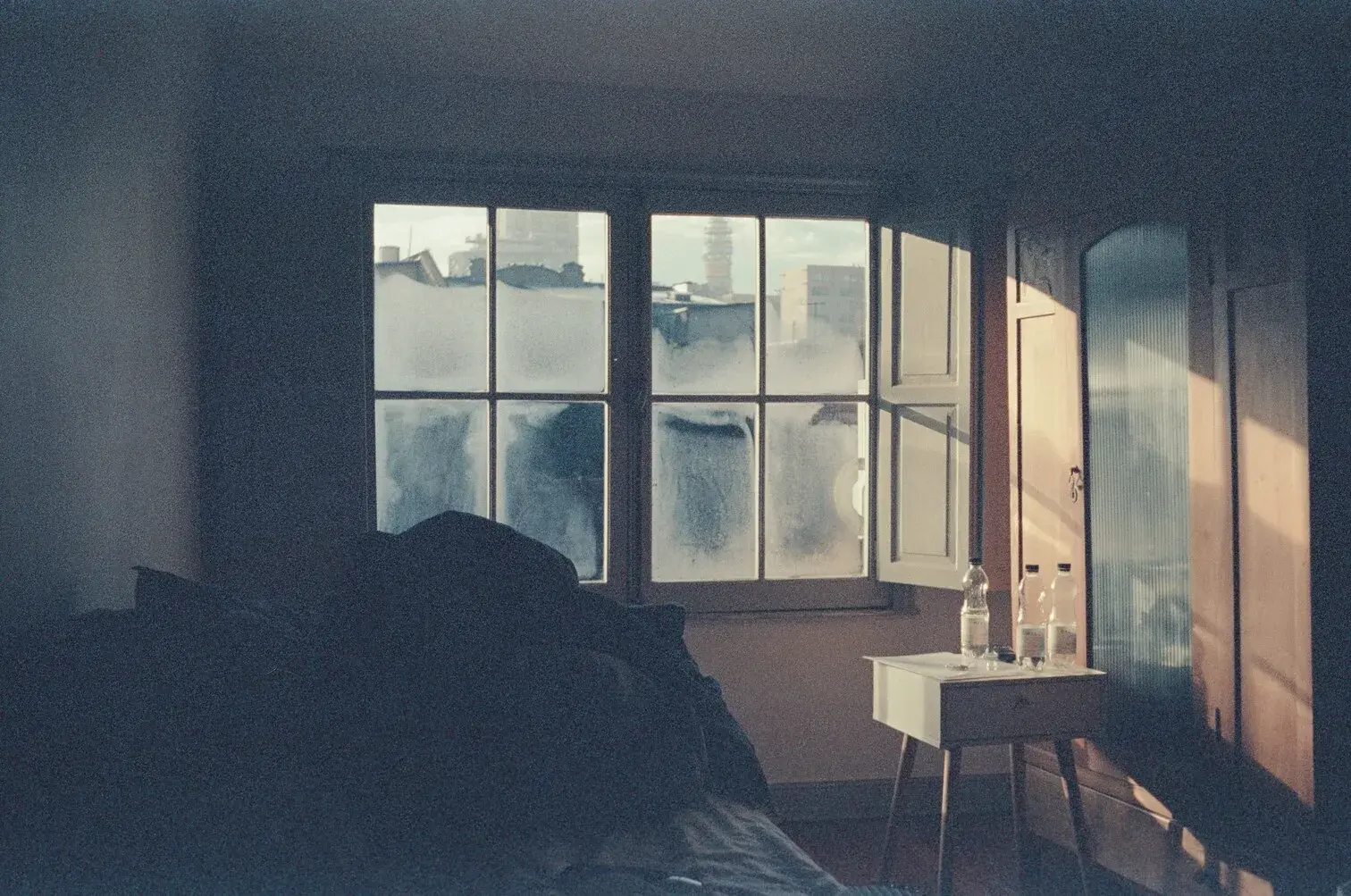 不算真的在休息，也不算真的在工作