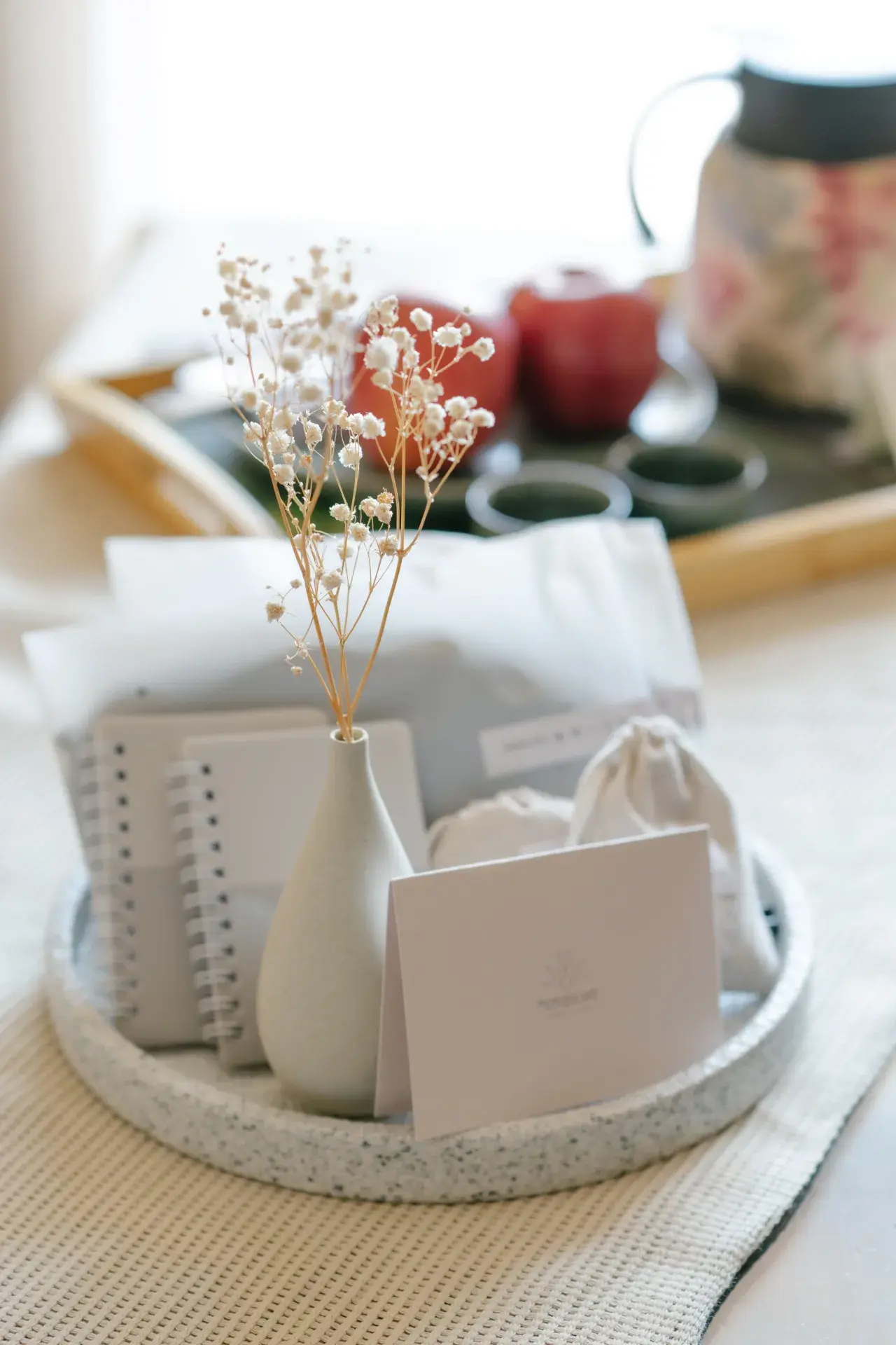 圖說7：「心流 Flow」主題專案房內準備了靜心筆記、靜享眼罩以及兩款特製茶包。