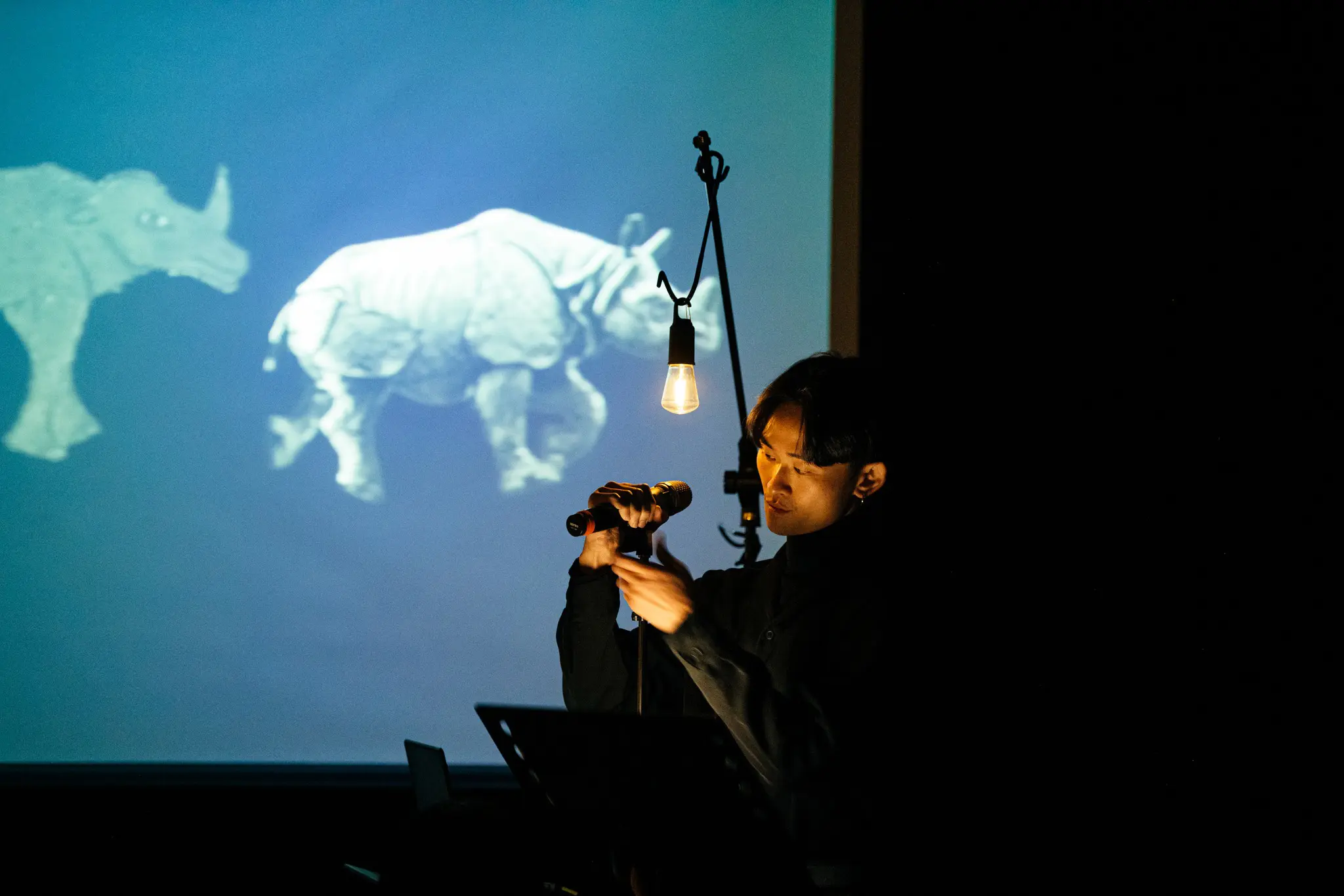 7.區秀詒×陳侑汝（她的實驗空間集），〈從前一隻獨角獸〉，2025。攝影：陳藝堂 Etang Chen。圖片來源：臺灣當代文化實驗場c Lab提供