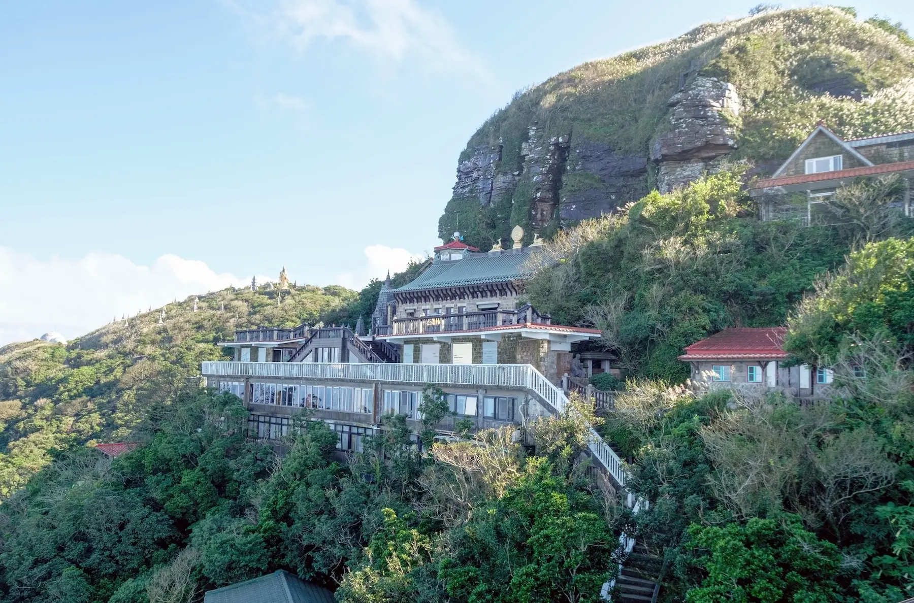 5. 靈鷲山無生道場：山海交會處的平安禪