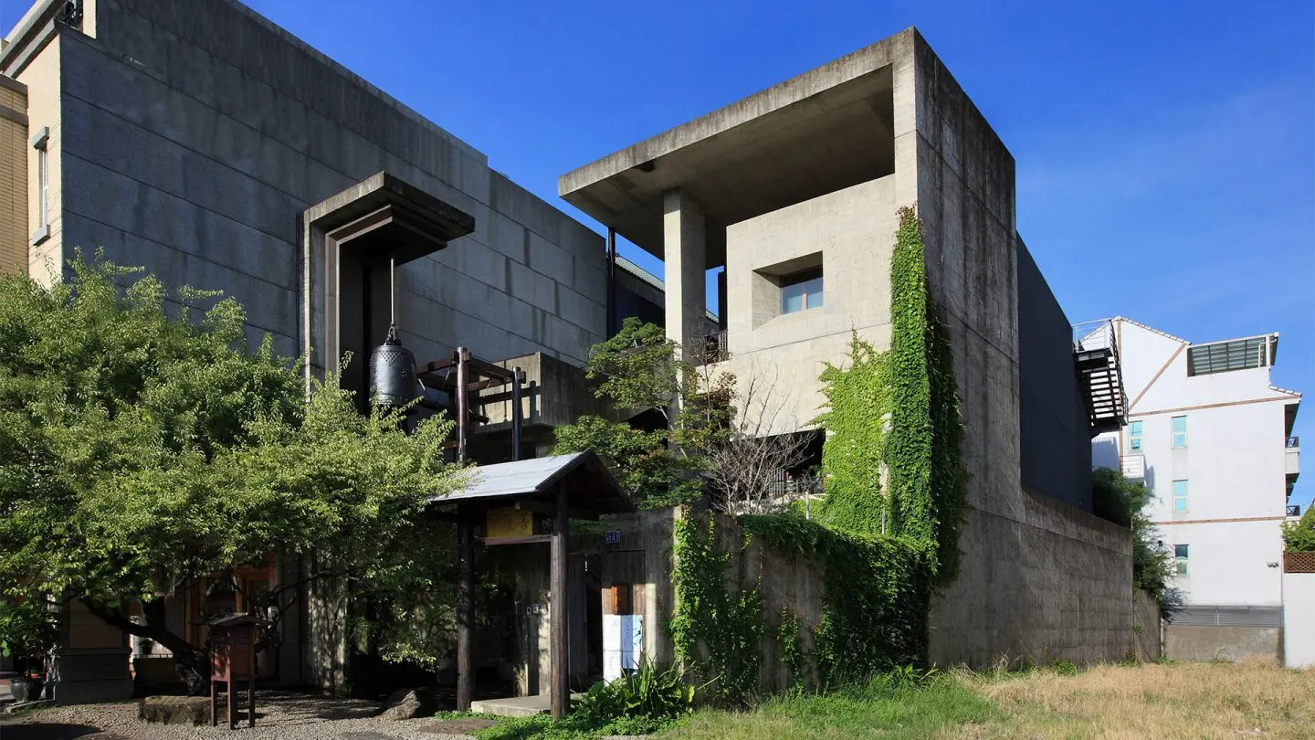 4. 台中大里菩薩寺：清水模建築裡的維摩詰禪